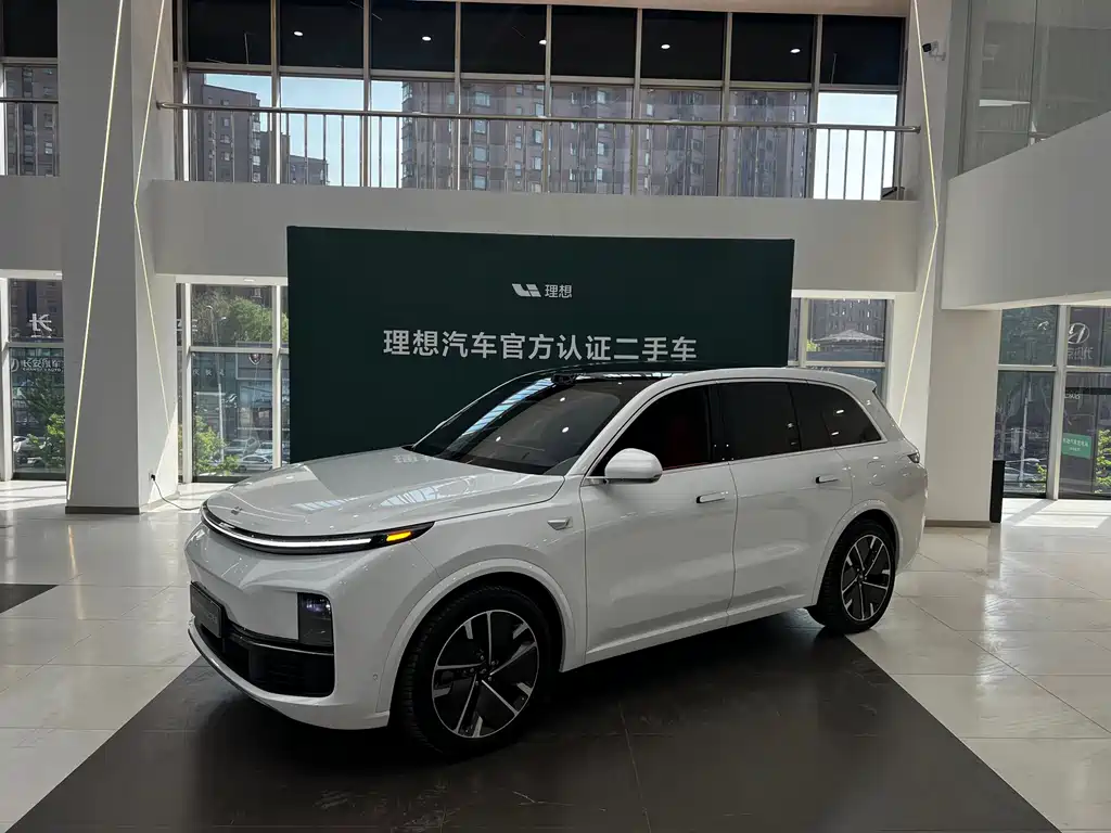 Li Auto Li L8 2025