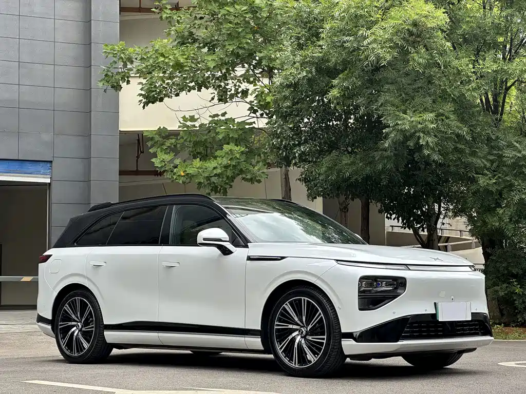 XPeng G9 — миниатюра 3