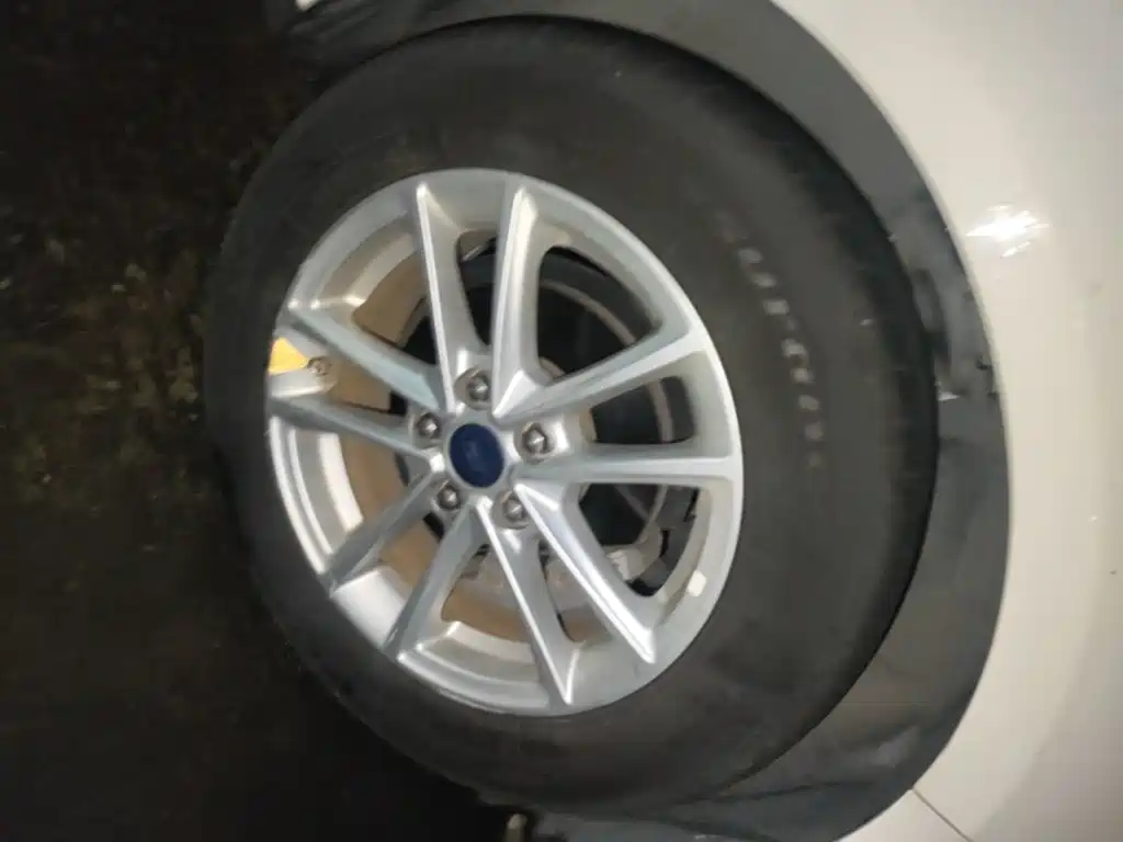 Ford Focus — миниатюра 24