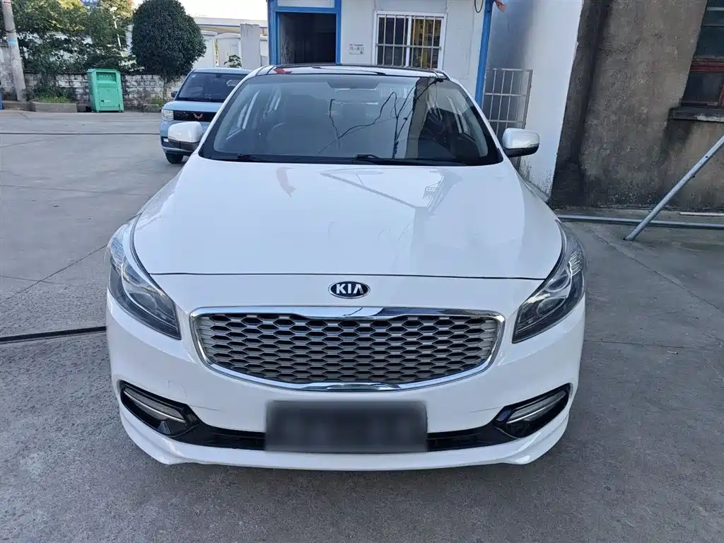 KIA K4