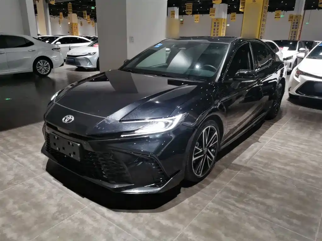 Toyota Camry 2025