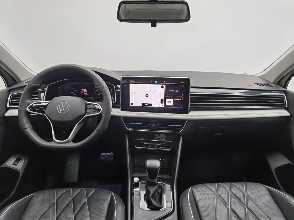 Volkswagen Tiguan L L 2023 330TSI AT Smart