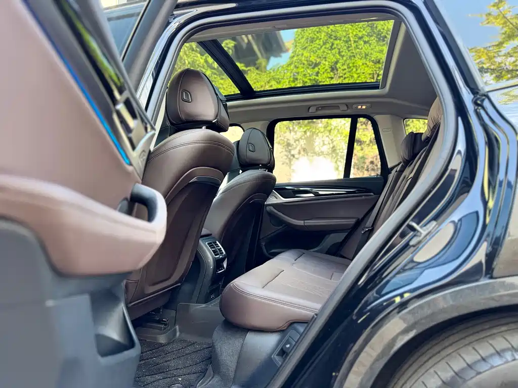 BMW iX3 — миниатюра 11