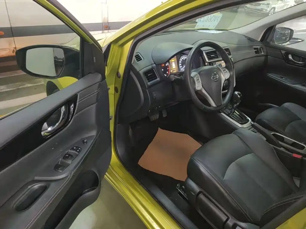 Nissan Tiida — миниатюра 16