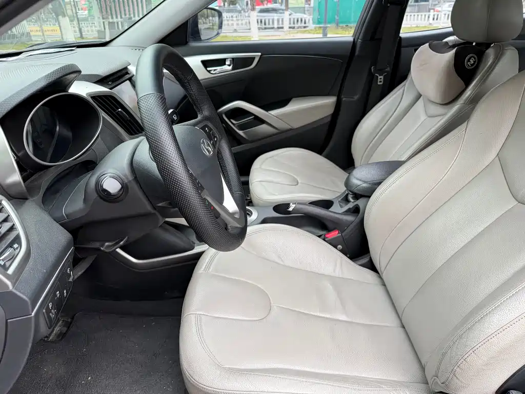Hyundai Veloster — миниатюра 12