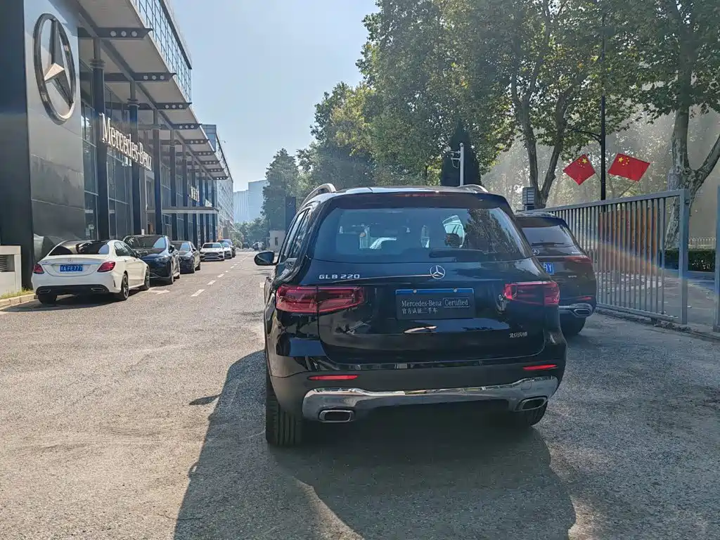 Mercedes-Benz GLB — миниатюра 18