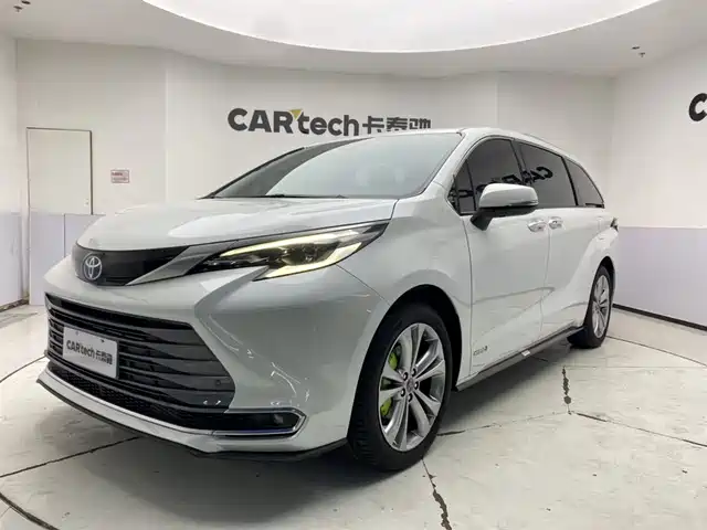 TOYOTA SIENNA 2023