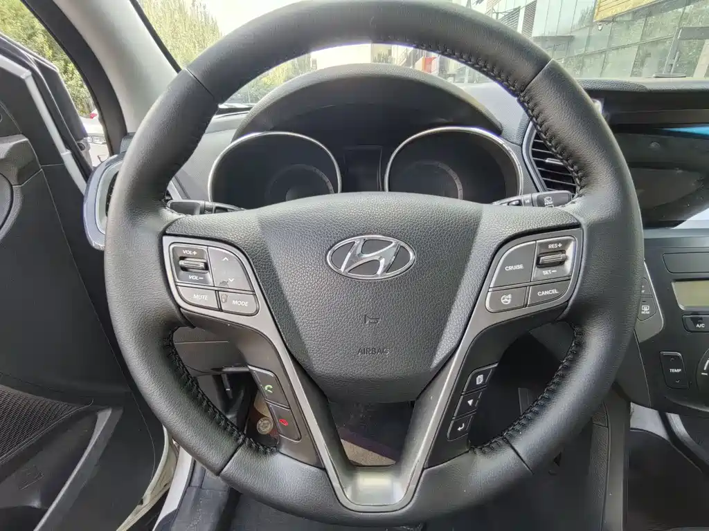 Hyundai Santa Fe — миниатюра 15