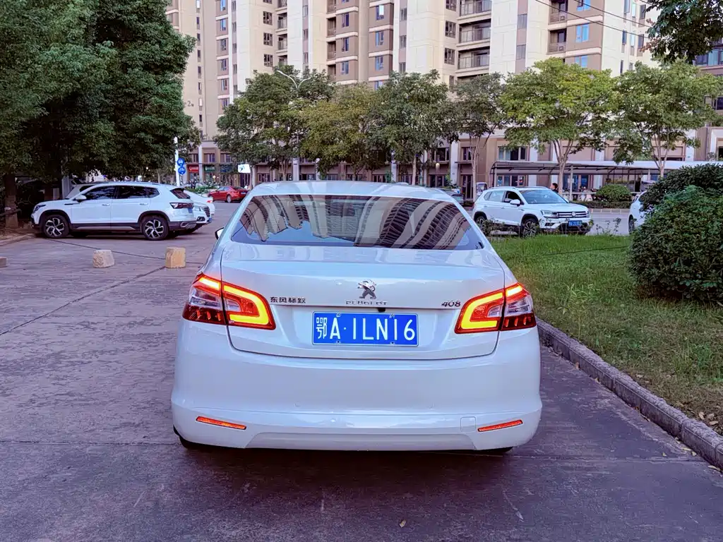 Peugeot 408 — миниатюра 5