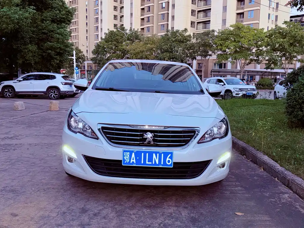 Peugeot 408 — миниатюра 2