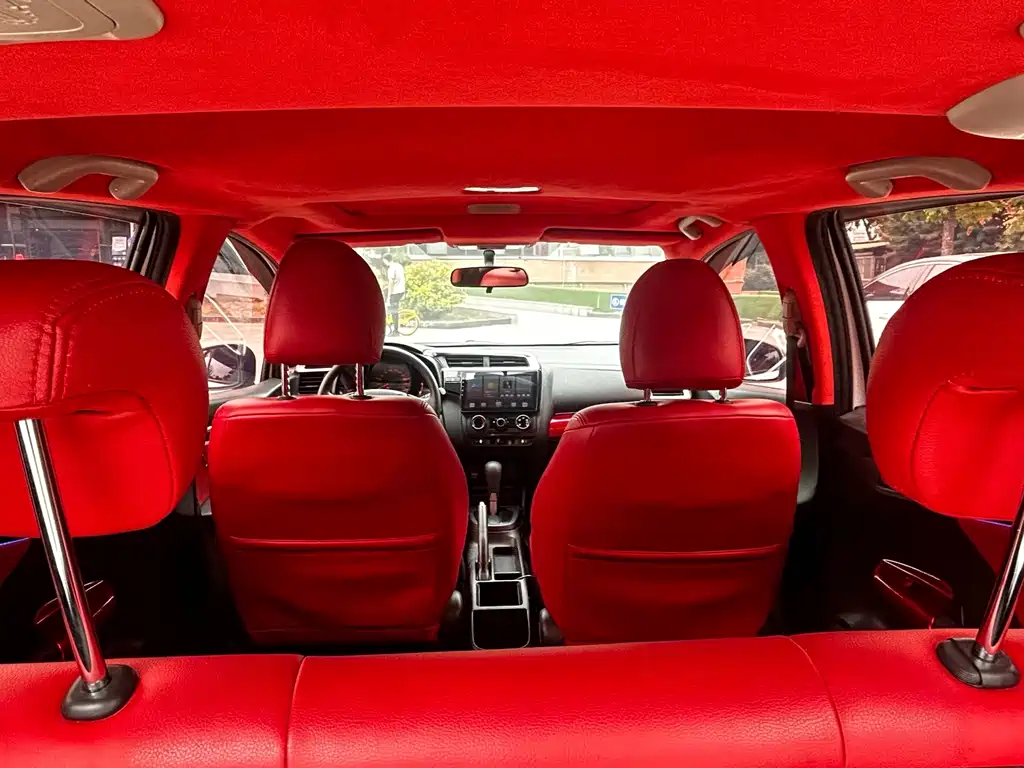 Honda Fit — миниатюра 12