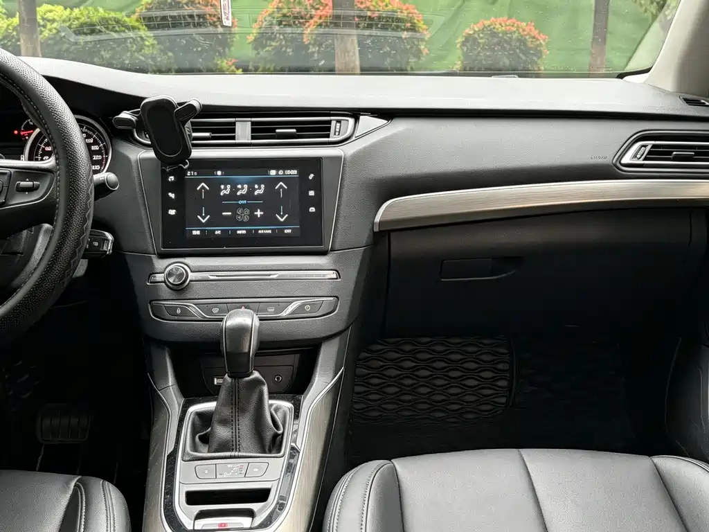 Peugeot 408 — миниатюра 17