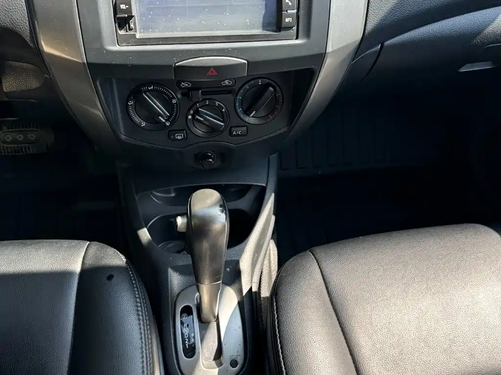 Nissan Livina — миниатюра 13