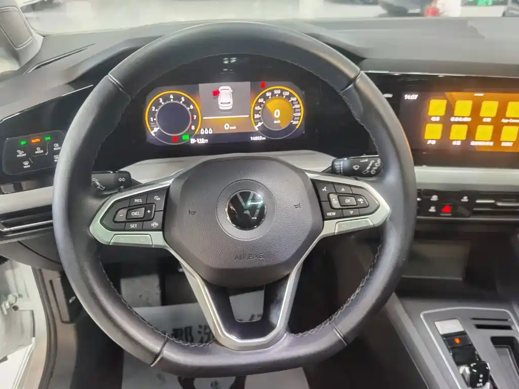 Volkswagen Golf — миниатюра 12