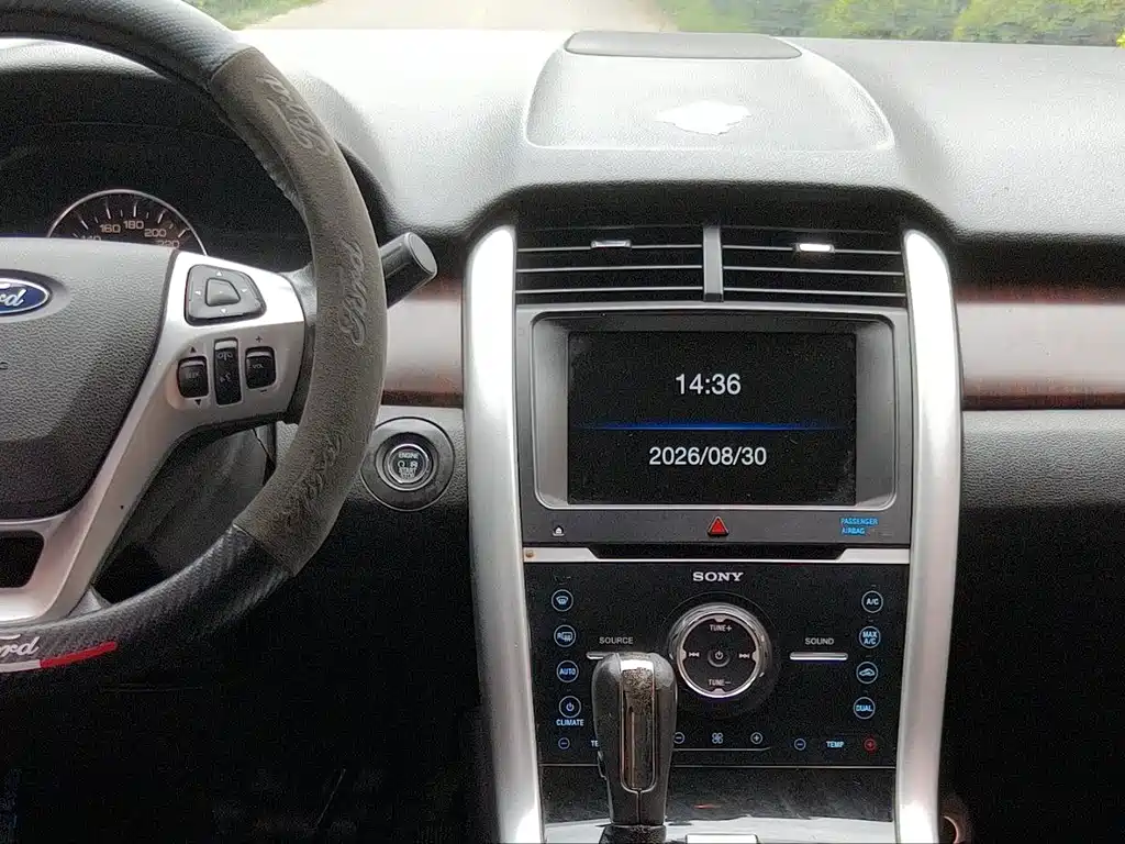 Ford Edge (Import) — миниатюра 10