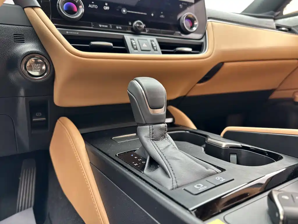 Lexus ES — миниатюра 9