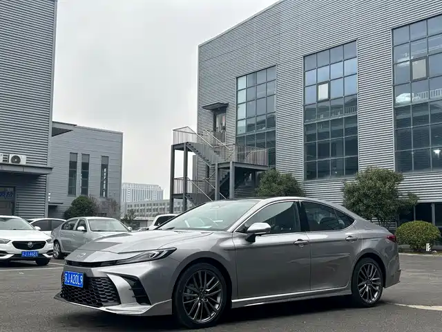 TOYOTA CAMRY 2026