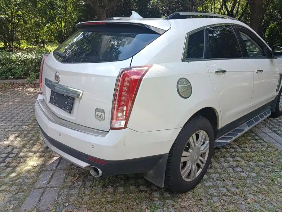 Cadillac SRX — миниатюра 3