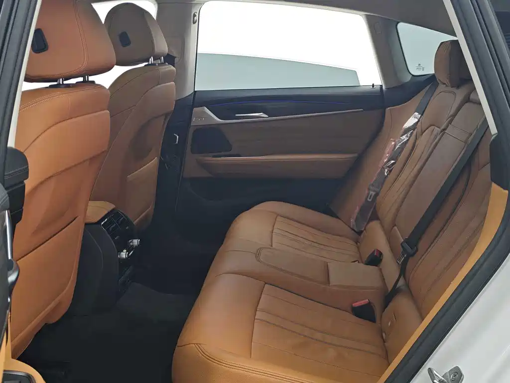 BMW 6 Series GT — миниатюра 8
