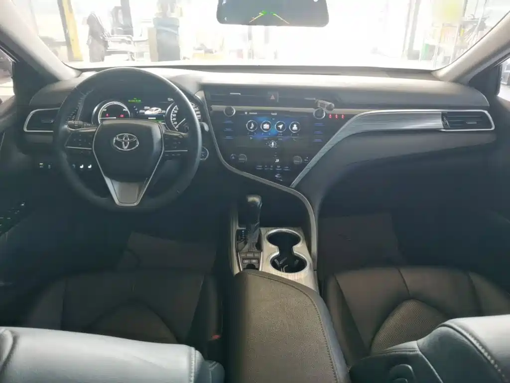 Toyota Camry — миниатюра 10
