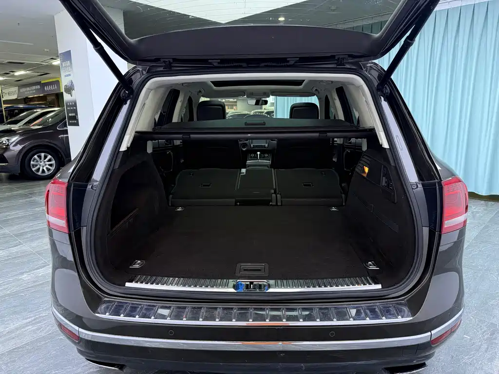 Volkswagen Touareg — миниатюра 9