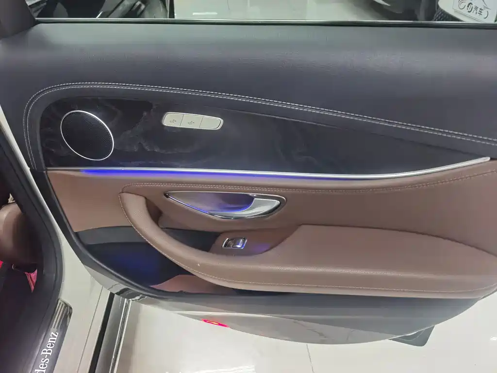 Mercedes-Benz E-Class — миниатюра 18