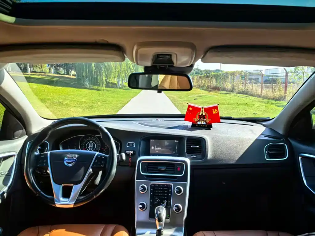 Volvo S60 — миниатюра 7
