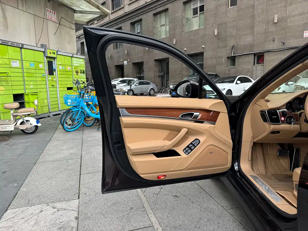 Porsche Panamera — миниатюра 6