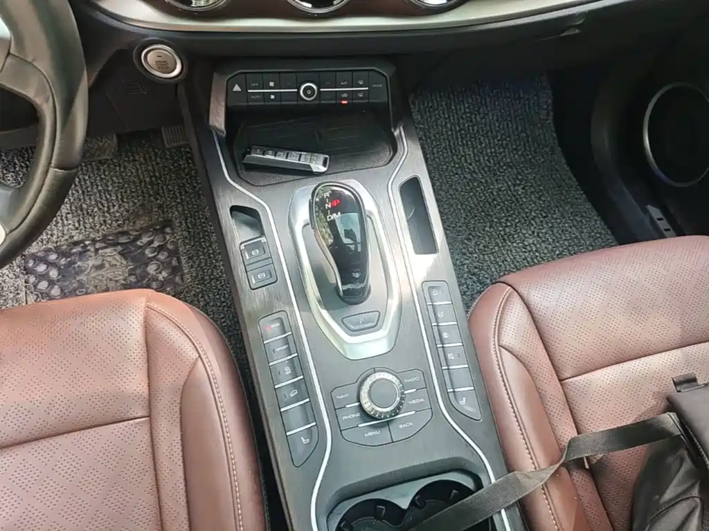 Wey Wey VV6 — миниатюра 14