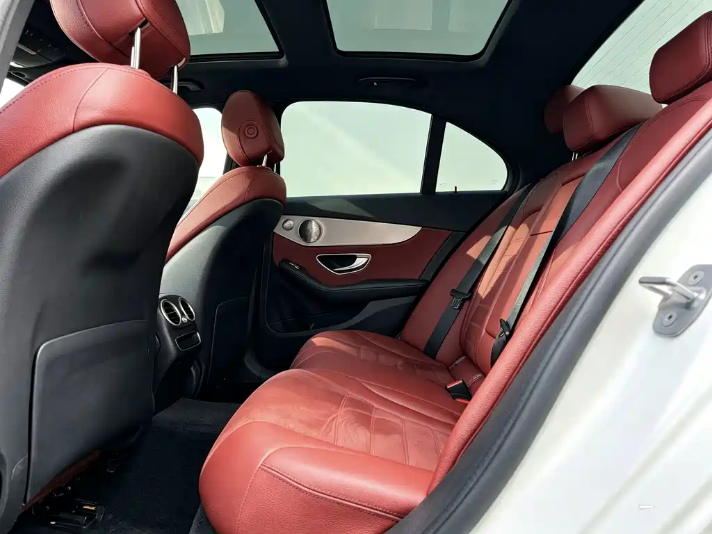 Mercedes-Benz C-Class — миниатюра 6