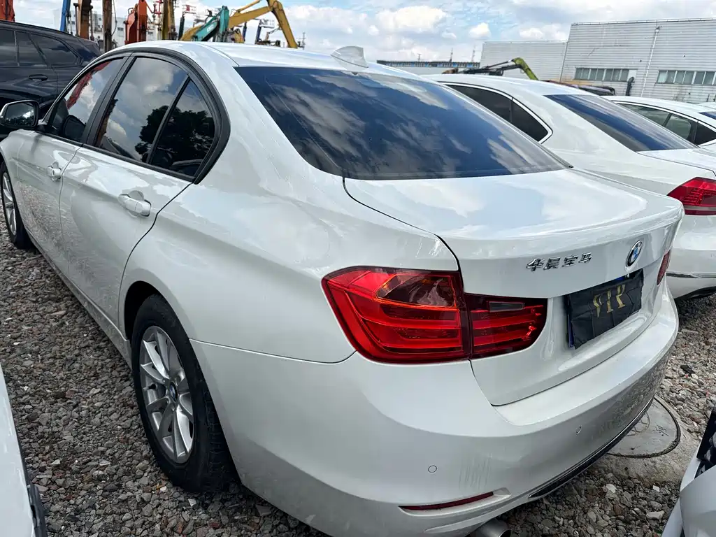 BMW 3 Series — миниатюра 17