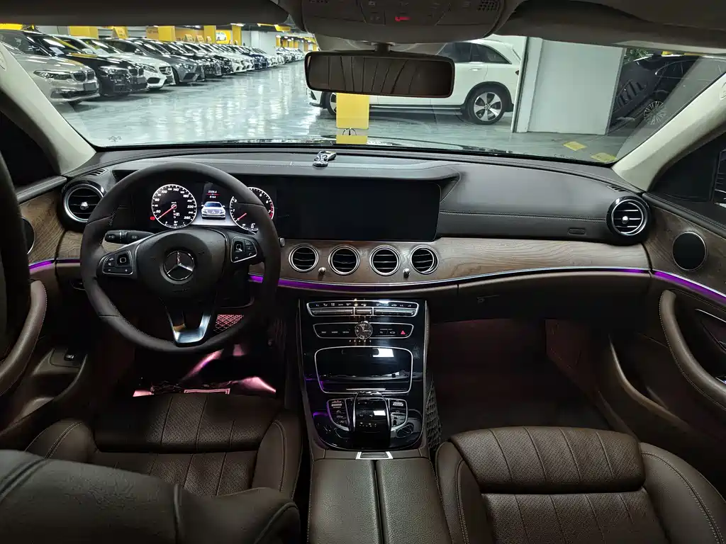 Mercedes-Benz E-Class — миниатюра 7