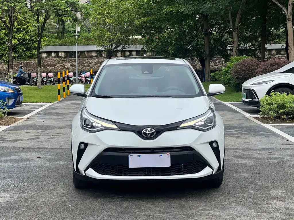 Toyota C-HR 2023 2.0L Luxury