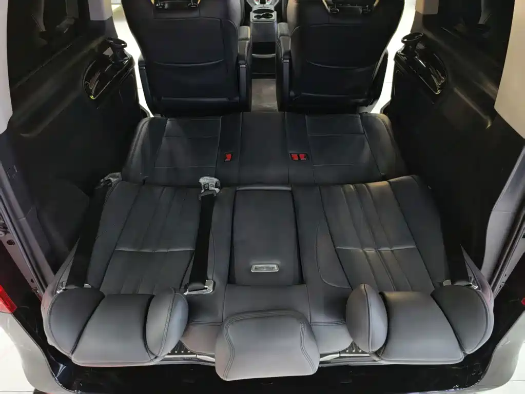 Mercedes-Benz V-Class — миниатюра 16