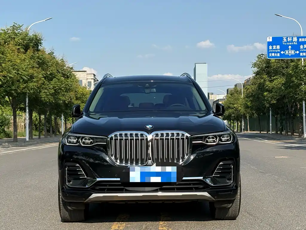 BMW  X7