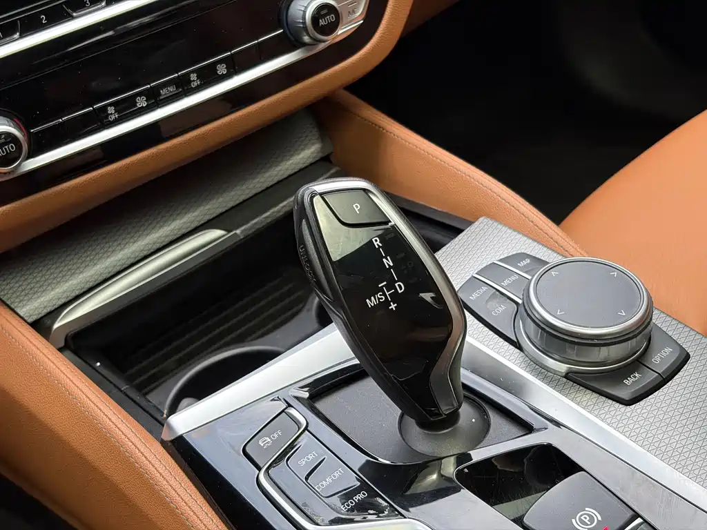 BMW 5 Series (Import) — миниатюра 24