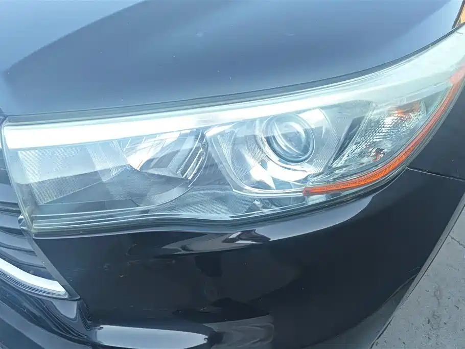 Toyota Highlander 2015 2.0T Elite 7 мест