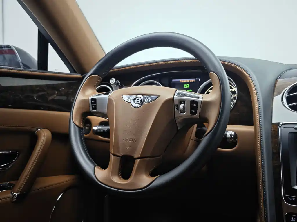 Bentley Flying Spur — миниатюра 28