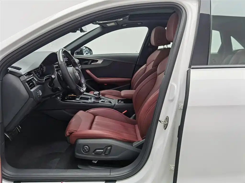 Audi A4L 2023 40 TFSI Luxury