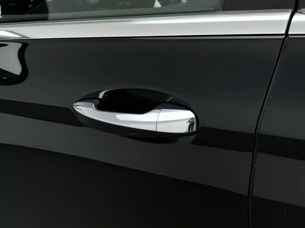 Mercedes-Benz E-Class — миниатюра 18