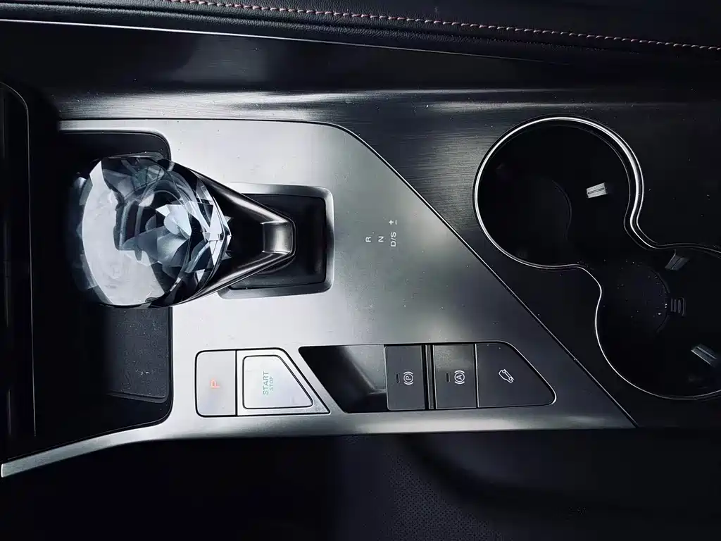Roewe RX5 — миниатюра 11