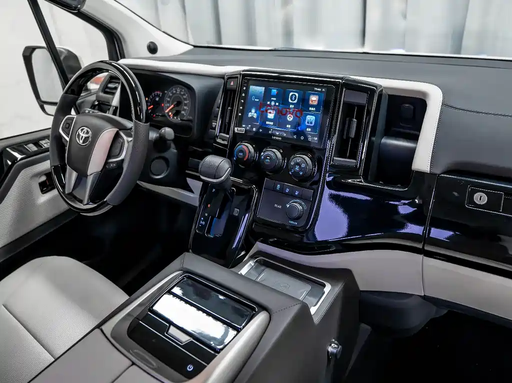 Toyota Hiace - фото 13