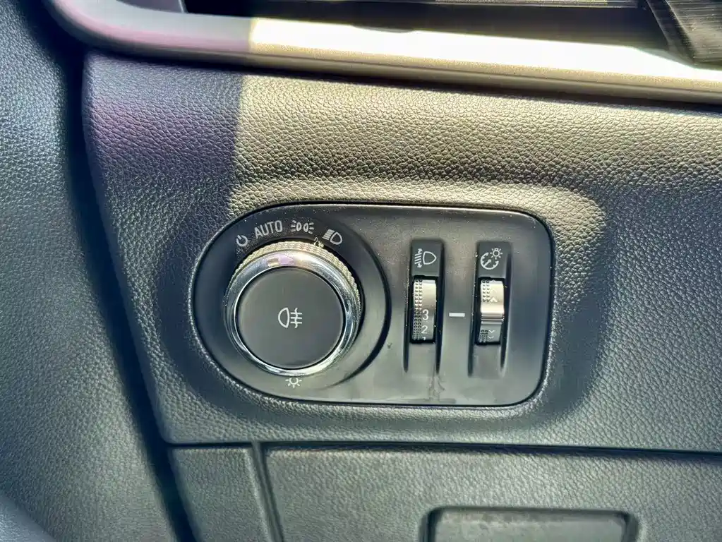 Buick Verano — миниатюра 15