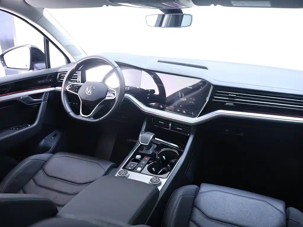 Volkswagen Touareg — миниатюра 20