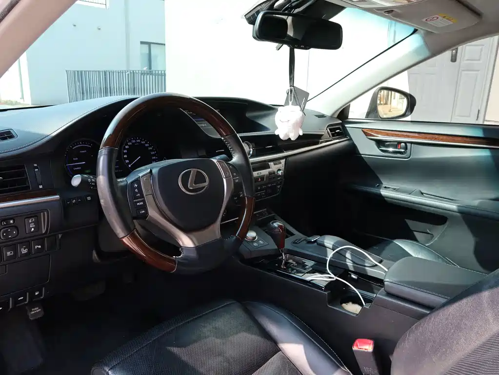 Lexus ES — миниатюра 5