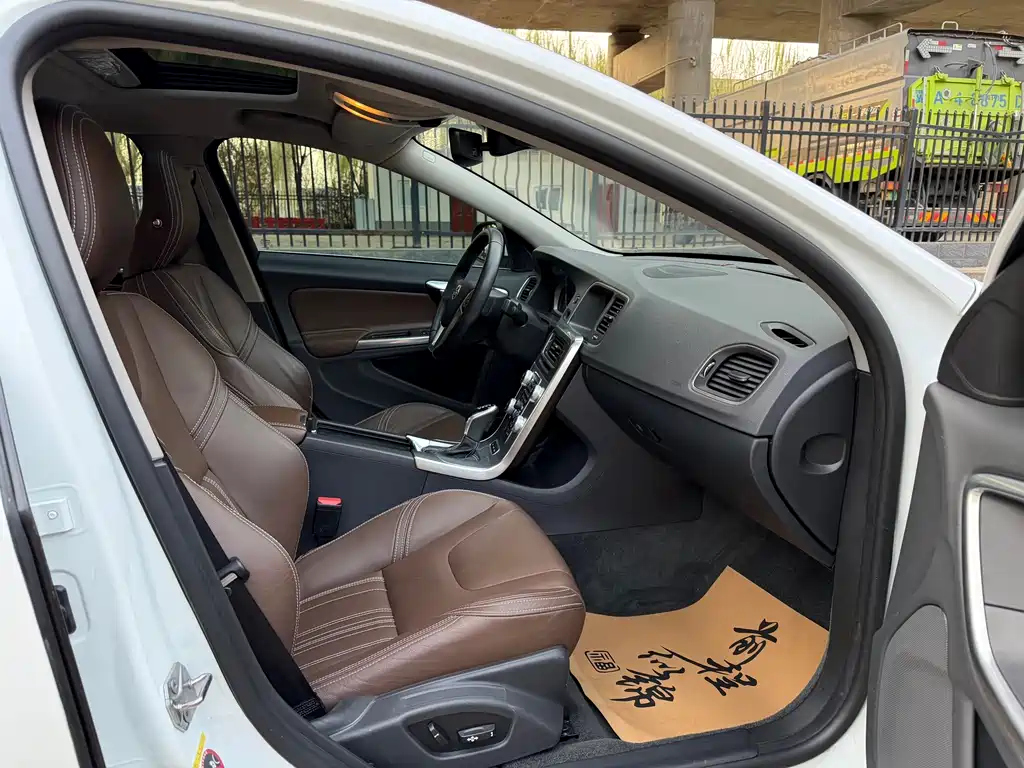 VOLVO S60 PLUG IN HYBRID