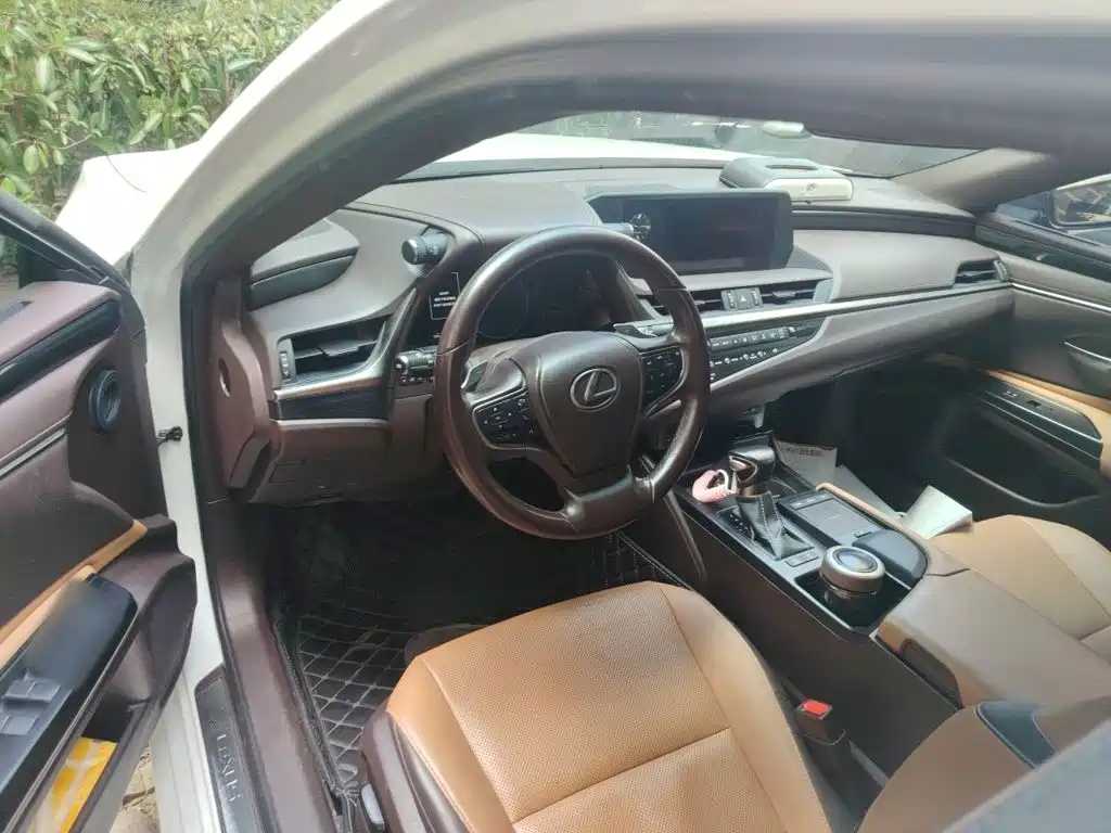 Lexus ES — миниатюра 3