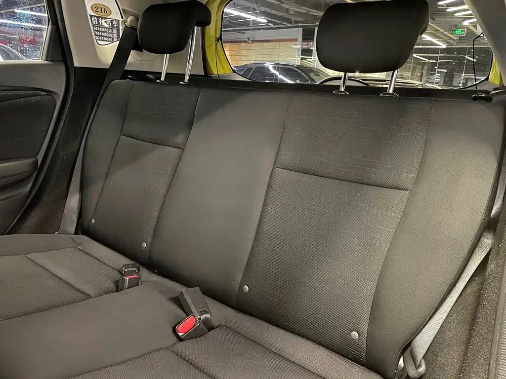 Honda Fit — миниатюра 9