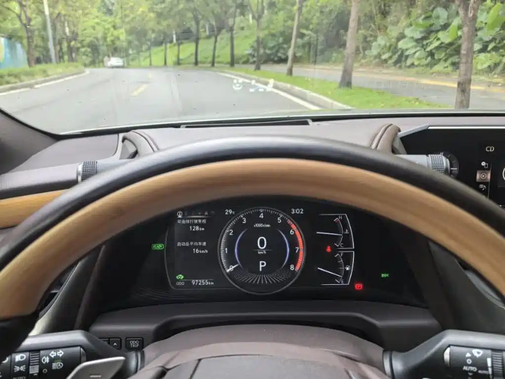 Lexus ES — миниатюра 14