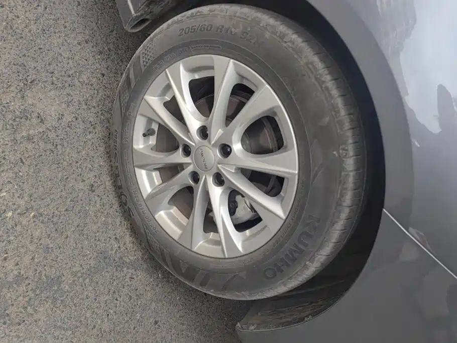 Roewe i5 — миниатюра 6